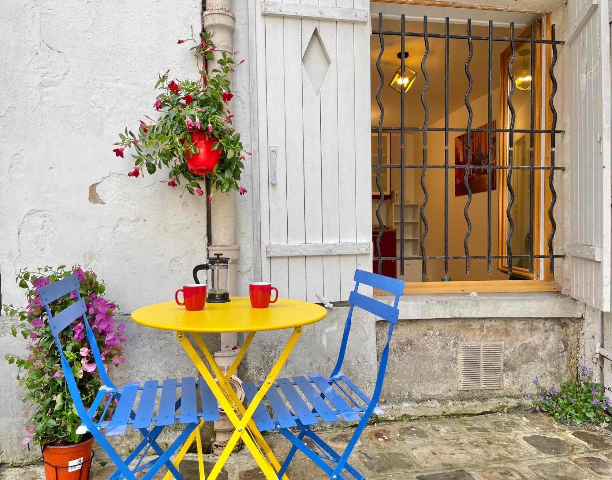 Апартаменты Heart Of Montmartre Cute & Cozy Париж Экстерьер фото