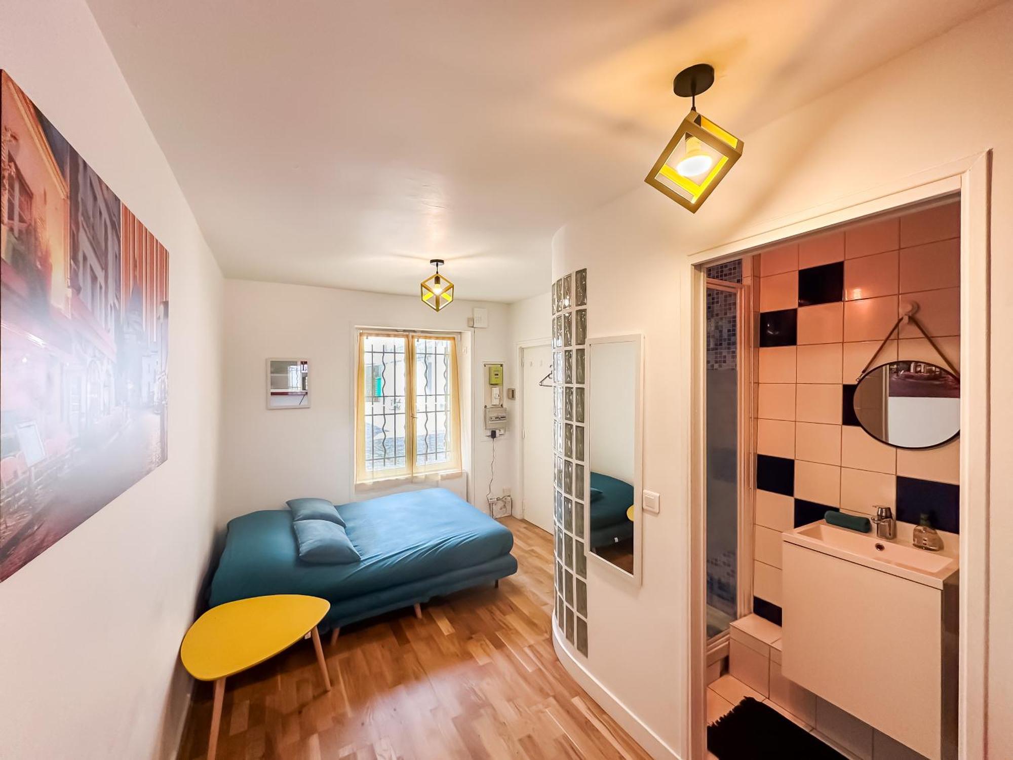Апартаменты Heart Of Montmartre Cute & Cozy Париж Экстерьер фото